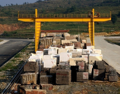 आउटडोर ग्रेनाइट और मार्बल स्टोन लिफ्टिंग के लिए 32ton डबल गिरर्डर गैन्ट्री क्रेन्स