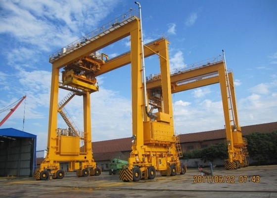 40.5T 50T 65T कंटेनर हैंडलिंग क्रेन 380V-660V गैन्ट्री रेल क्रेन
