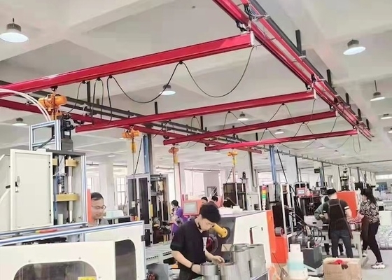 380V 50Hz फ्लेक्सिबल ऑपरेशन KBK क्रेन वर्कस्टेशन 2T एनक्लोज्ड ट्रैक क्रेन