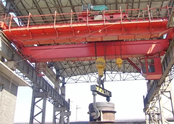 हैवी ड्यूटी प्लांट में 16/3.2t QDY टाइप डबल गर्डर ब्रिज कास्टिंग क्रेन